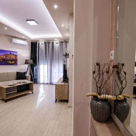 Helena's Two Apartment *