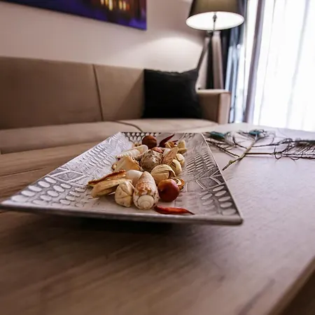 Helena's Two Apartment *