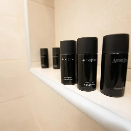 Helena's Two * Volos