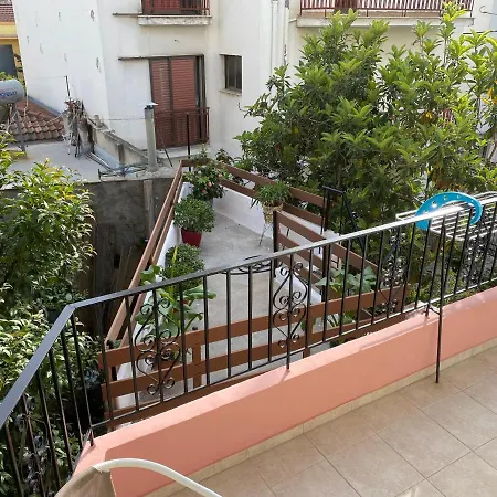 Helena's Two Apartment *