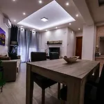 Apartament Helena's Two Wolos