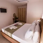 Helena's Two Apartament