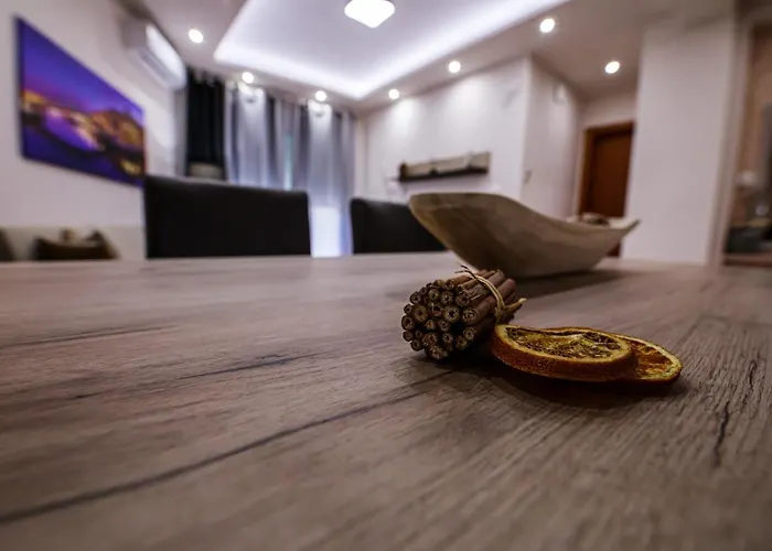 Διαμέρισμα Helena's Two